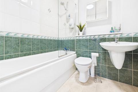 1 bedroom maisonette to rent, Morland Close, Hampton