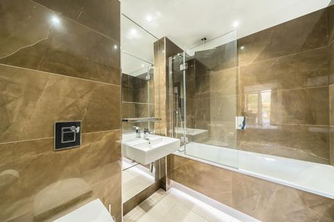 2 bedroom flat to rent, Queenstown Road, London SW11