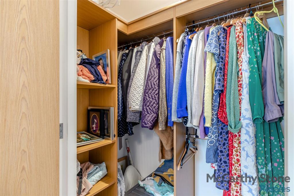 8669117-interior16.jpg