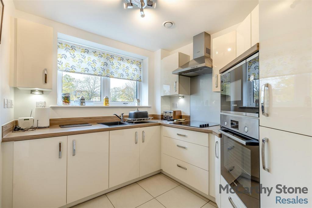 8669117-interior11.jpg
