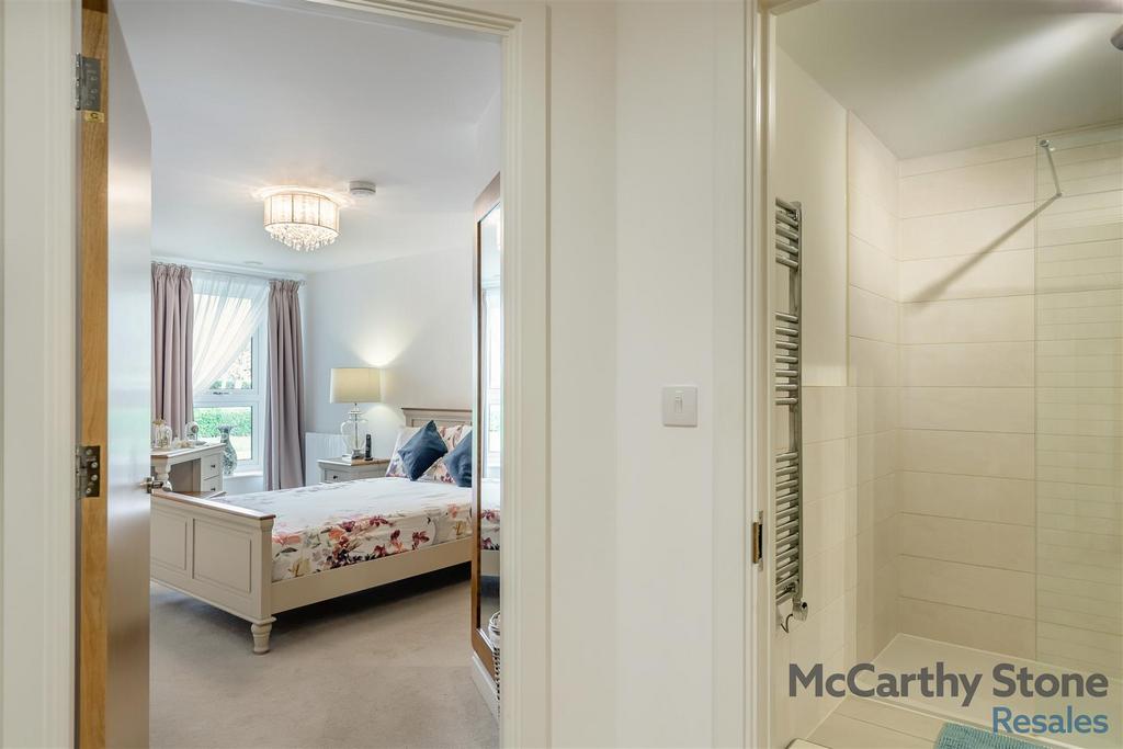 8669117-interior17.jpg