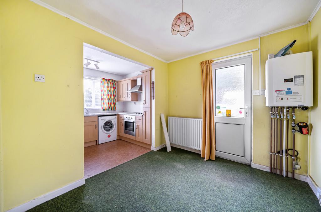 1373074-1-690b5ae...