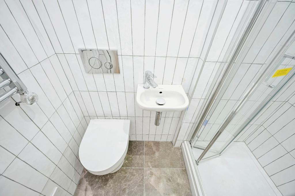 Shower En-Suite