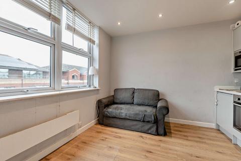 undefined, Victoria Road, Farnborough, GU14