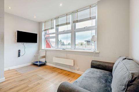 undefined, Victoria Road, Farnborough, GU14