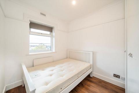 2 bedroom flat to rent, New Park Road, London SW2
