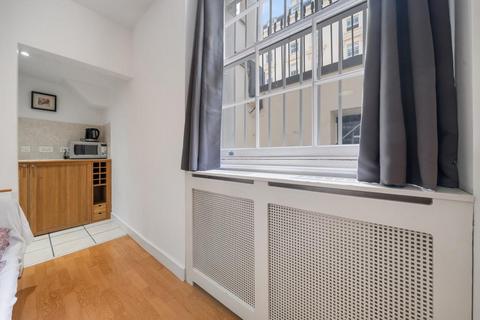 undefined, Gloucester Street, London SW1V