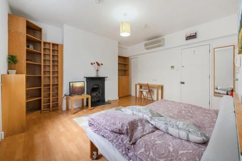 undefined, Gloucester Street, London SW1V