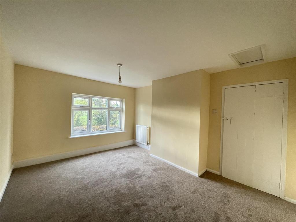 Bedroom 2 (1).JPG