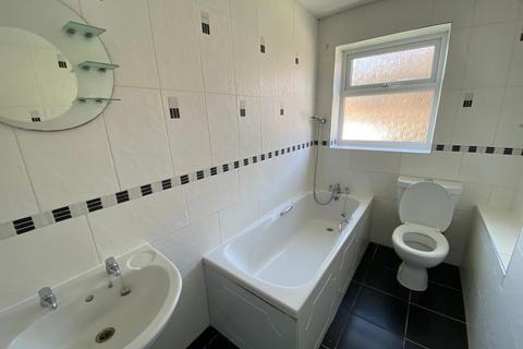 2 bedroom semi-detached house to rent, Holdenby Close, Retford, DN22 6UA