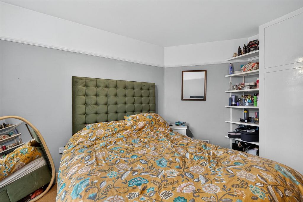 Bedroom 1.jpg