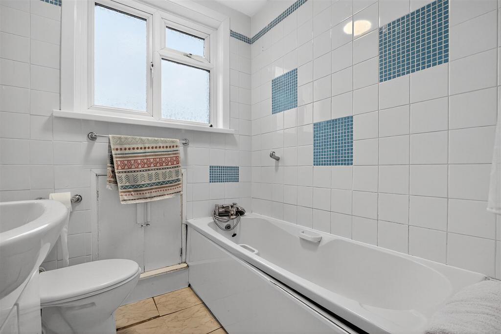 Bathroom.jpg