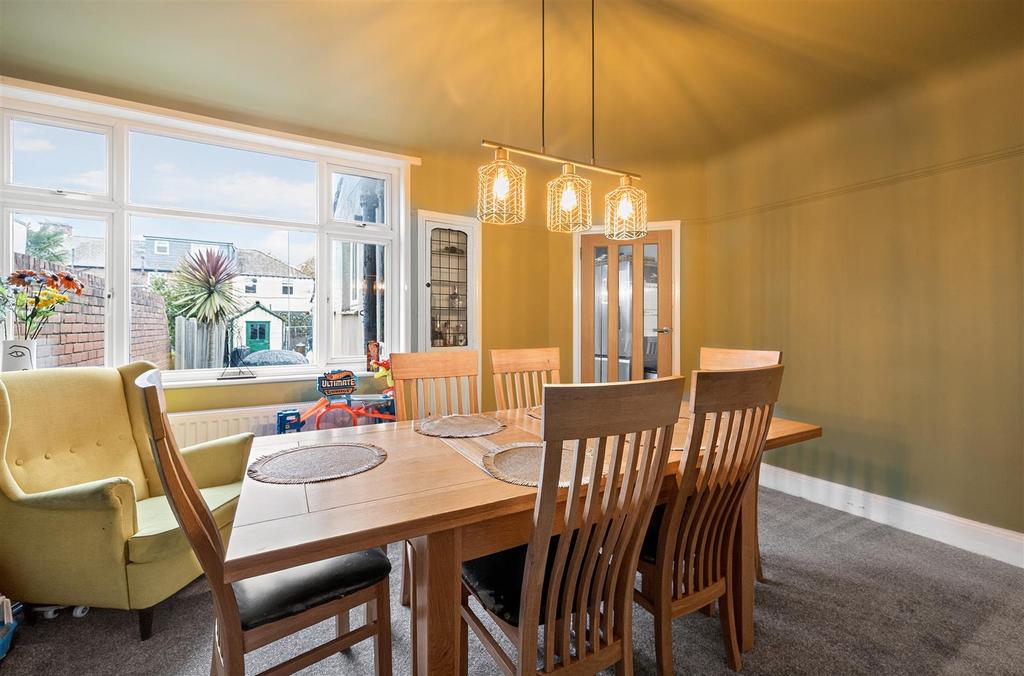 Dining Room.jpg