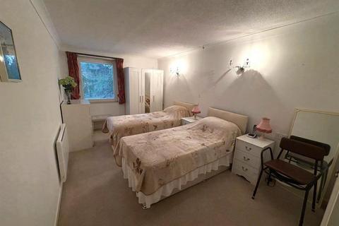 2 bedroom retirement property to rent, Elstree Road, Bushey Heath WD23