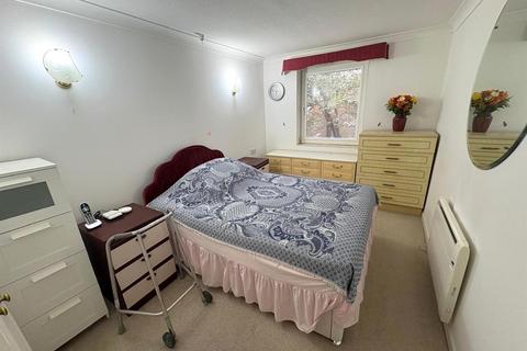 2 bedroom retirement property to rent, Elstree Road, Bushey Heath WD23