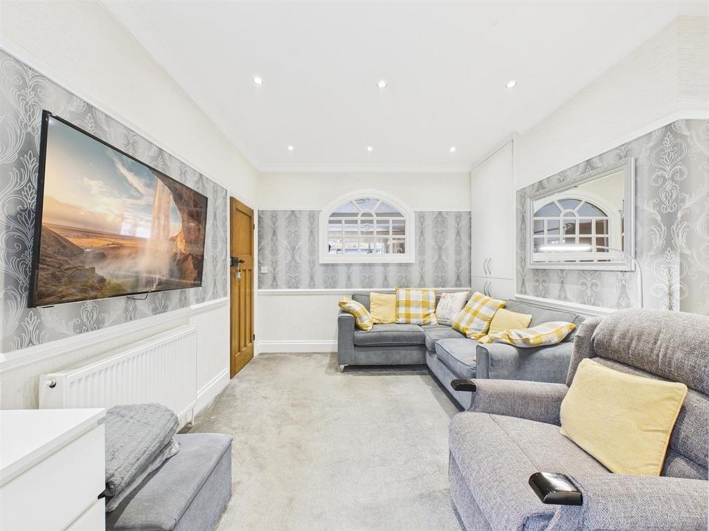 Sitting room: