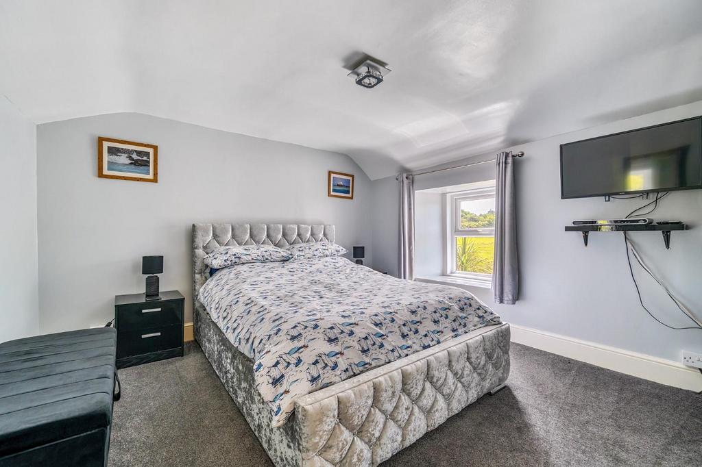 Bedroom 4.jpg