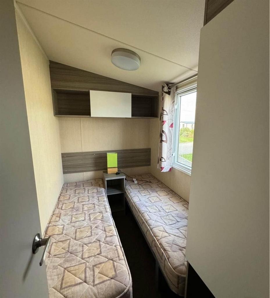 Static Caravan Bedroom 2.jpg