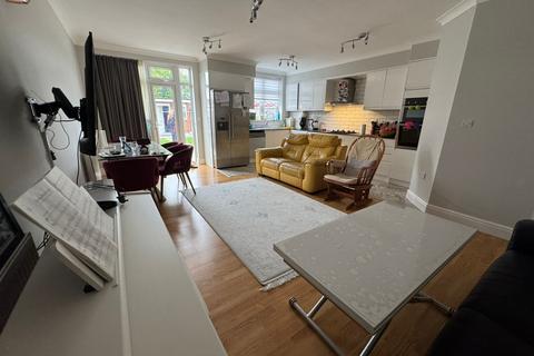 undefined, Middleton Avenue, London, E4