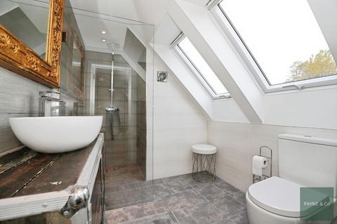 4 bedroom semi-detached house for sale, The Square, Ilford, IG1