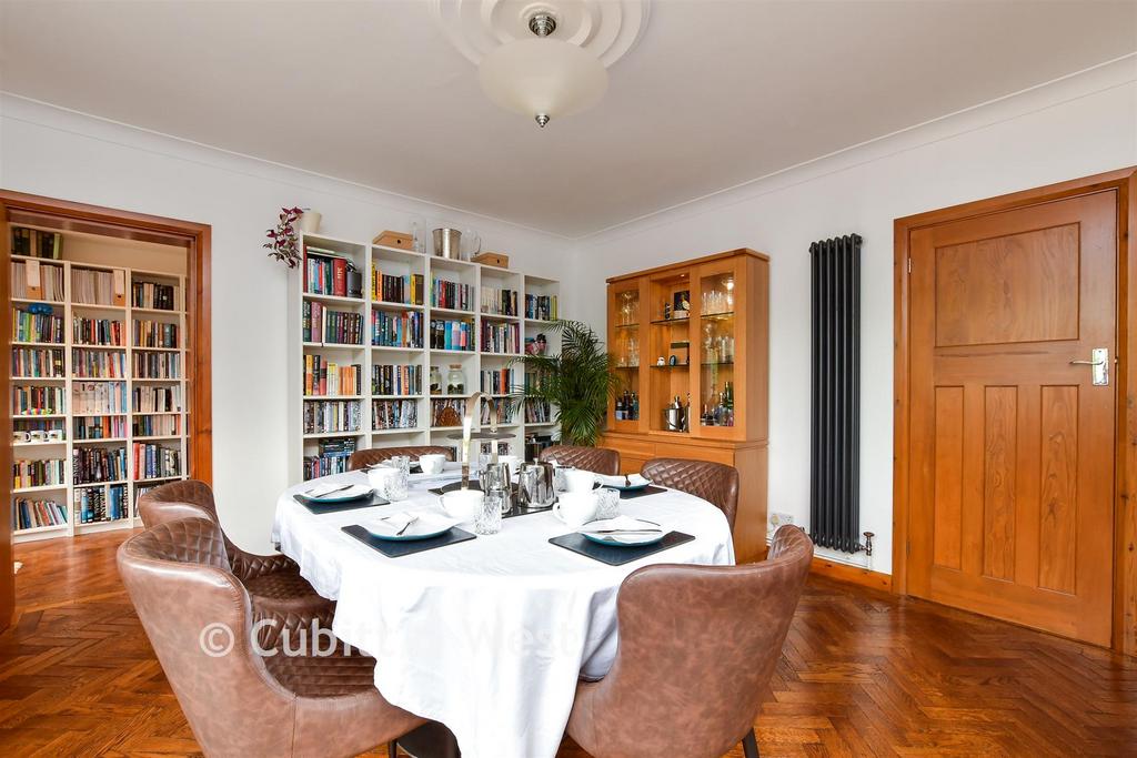 Dining Room/Bedroom 5