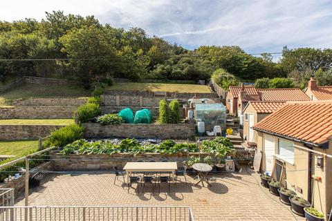 6 bedroom house for sale, 1-3 Bay View, The Parade, Sandsend, Whitby