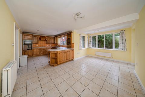 151 Cornbrash Rise, Hilperton, Trowbridge, BA14 7TS