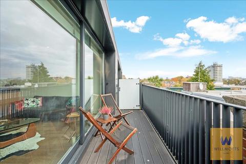 2 bedroom penthouse for sale, Bazalgette Court, Hammersmith, London, W6