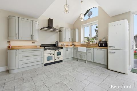 undefined, Alma Avenue, Hornchurch, RM12