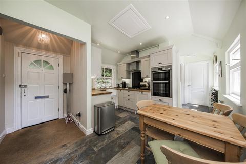 2 bedroom flat for sale, Dartford Road, Sevenoaks TN13