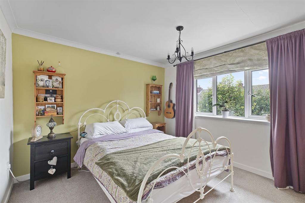 Bed 1.jpg