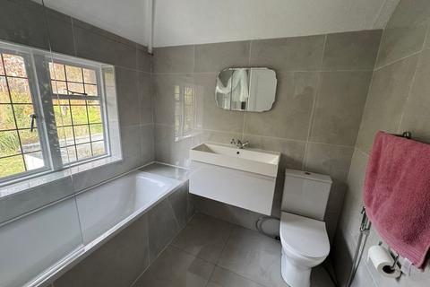 4 bedroom terraced house to rent, London CR8