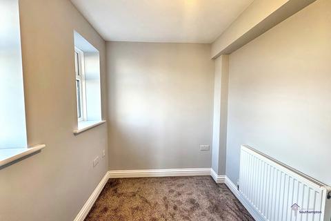 2 bedroom flat to rent, Cherry Tree House, 21 The Avenue, SO17 1XL