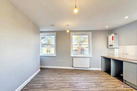 2 bedroom flat to rent, Cherry Tree House, 21 The Avenue, SO17 1XL