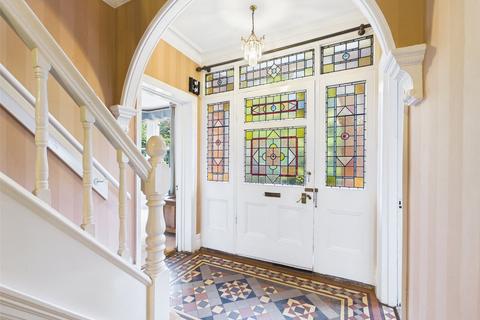 5 bedroom detached house for sale, Wellingborough Road, Rushden, Northants, NN10
