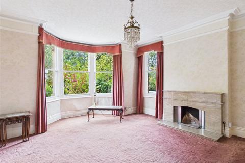 5 bedroom detached house for sale, Wellingborough Road, Rushden, Northants, NN10