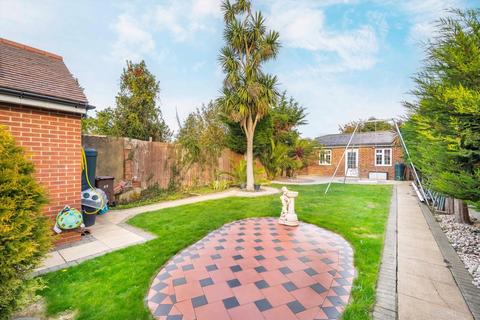 67 Upper Sutton Lane, Hounslow, TW5 0QA