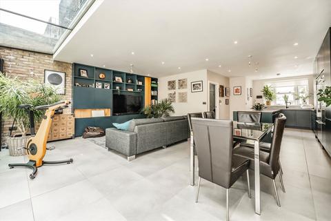5 bedroom house to rent, Emerald Square, London SW15
