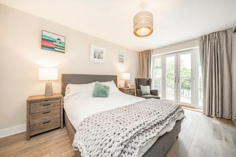 5 bedroom house to rent, Emerald Square, London SW15