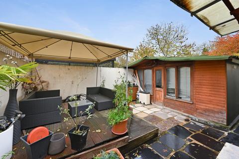 2 bedroom flat for sale, Cedar Grove, W5