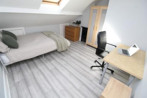 5 bedroom semi-detached house for sale, Lois Avenue, Nottingham NG7