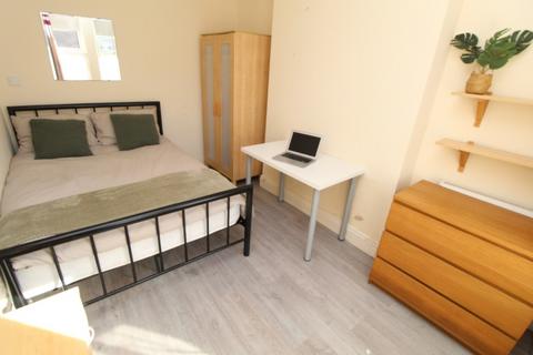 5 bedroom semi-detached house for sale, Lois Avenue, Nottingham NG7