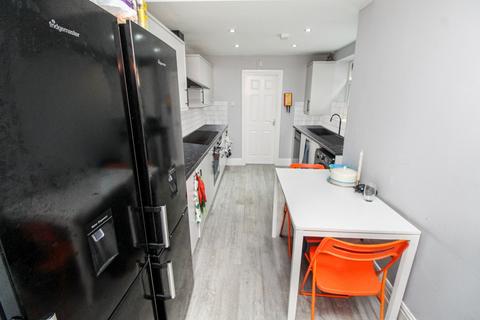 5 bedroom semi-detached house for sale, Lois Avenue, Nottingham NG7