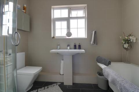 undefined, Lower Cippenham Lane, Cippenham SL1