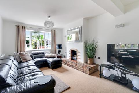 undefined, Lower Cippenham Lane, Cippenham SL1