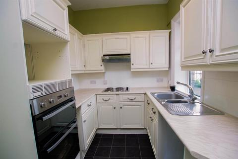 2 bedroom terraced house to rent, Booth Royd, Idle