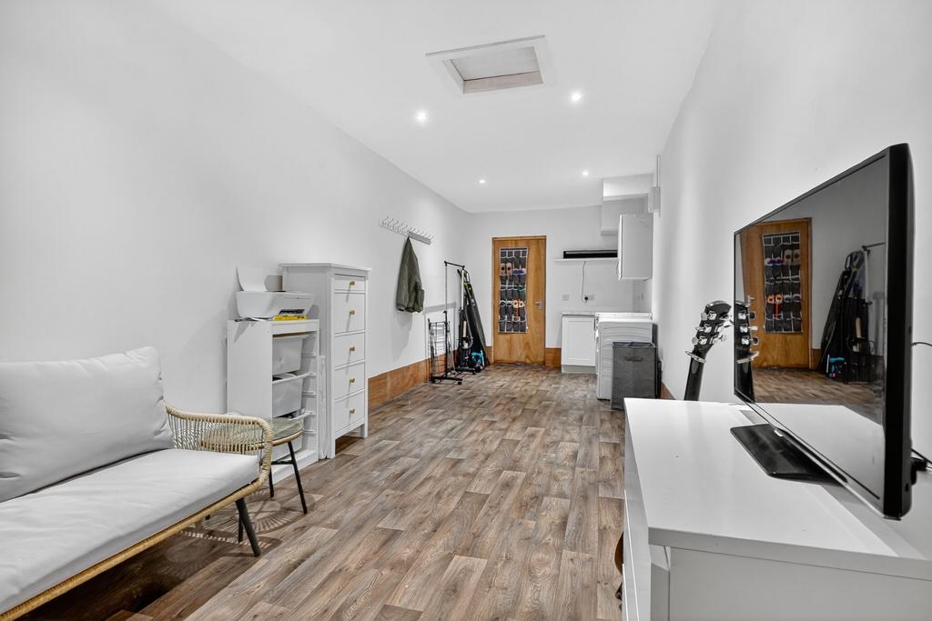 Garage / Utility Room