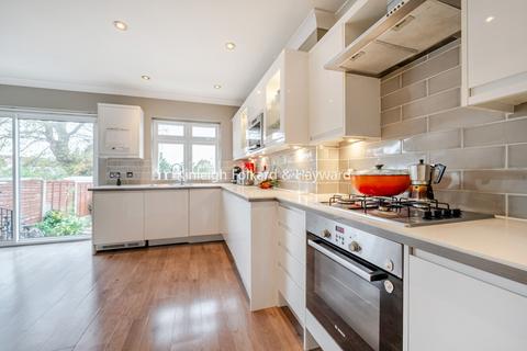 2 bedroom terraced house to rent, Great North Road, New Barnet, Barnet, EN5