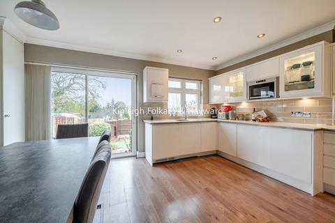 2 bedroom terraced house to rent, Great North Road, New Barnet, Barnet, EN5
