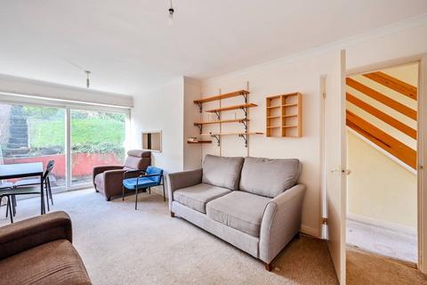 Guildford Park Avenue, Guildford, GU2